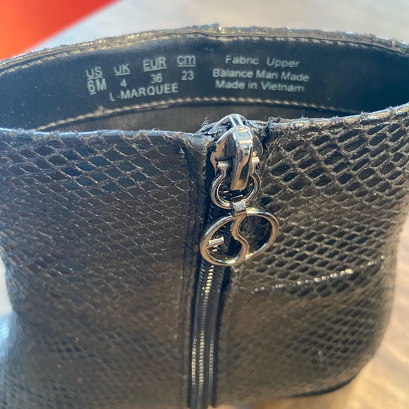 Franco Sarto Women’s Marquee Black Ankle Boot Size 6 - Picture 15 of 15